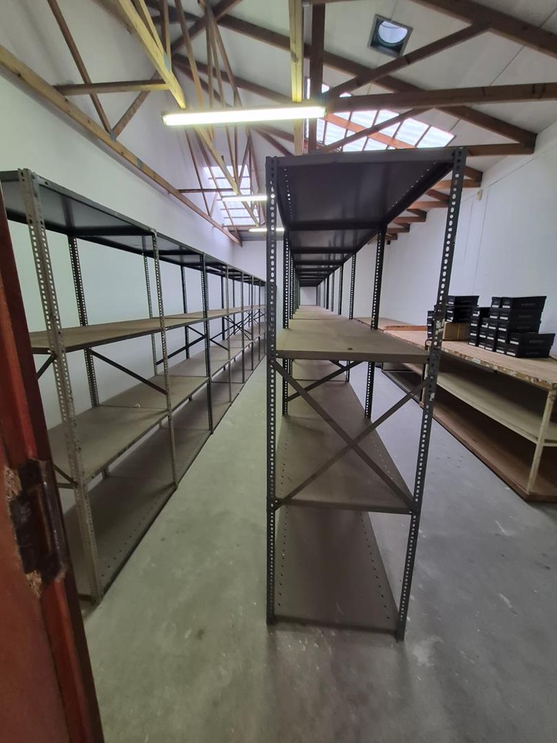 To Let Commercial Property for Rent in Pinelands Western Cape